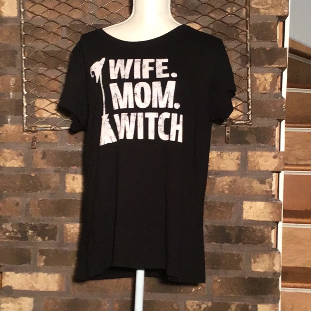 Celebrate Halloween black Wife.Mom.Witch tshirt XL